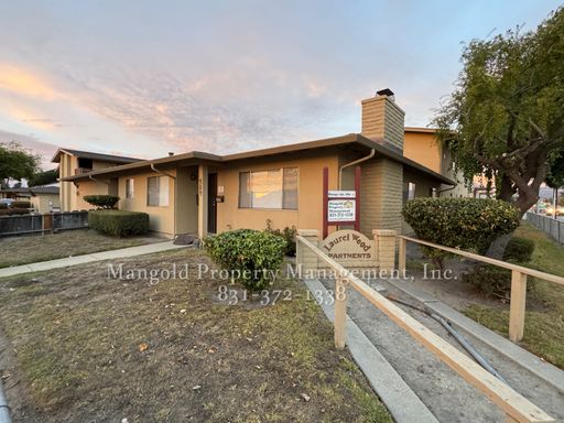 Downstairs Corner Apartment Located In Salinas Neighborhood – photo 1