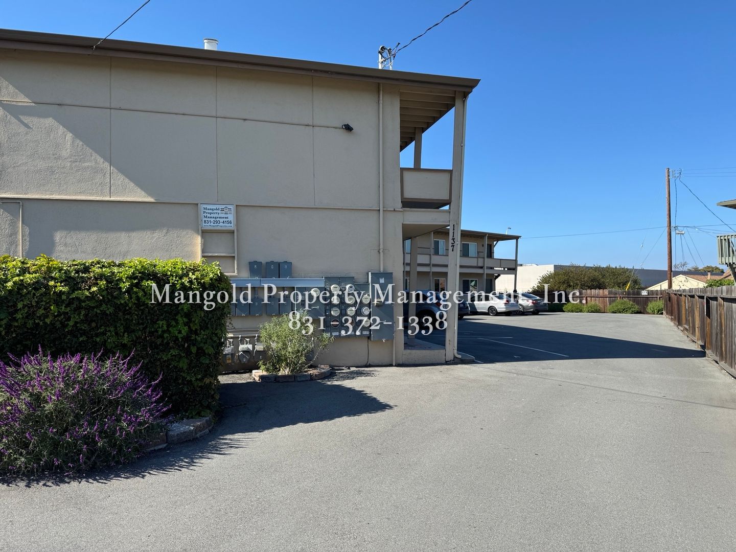 Seaside Apartment: 1131 & 1137 Carson Street