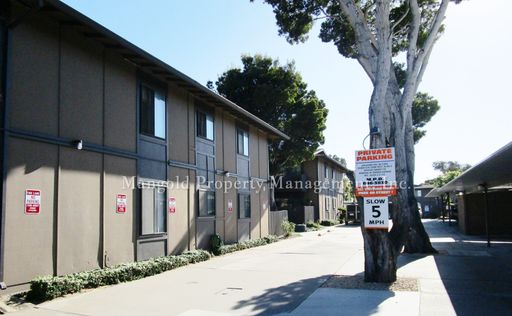 Downstairs Apartment In Monterey Neighborhood with Swimming Pool – photo 1