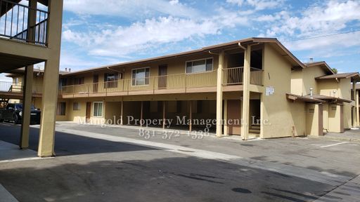 Downstairs Apartment Located In Soledad Neighborhood