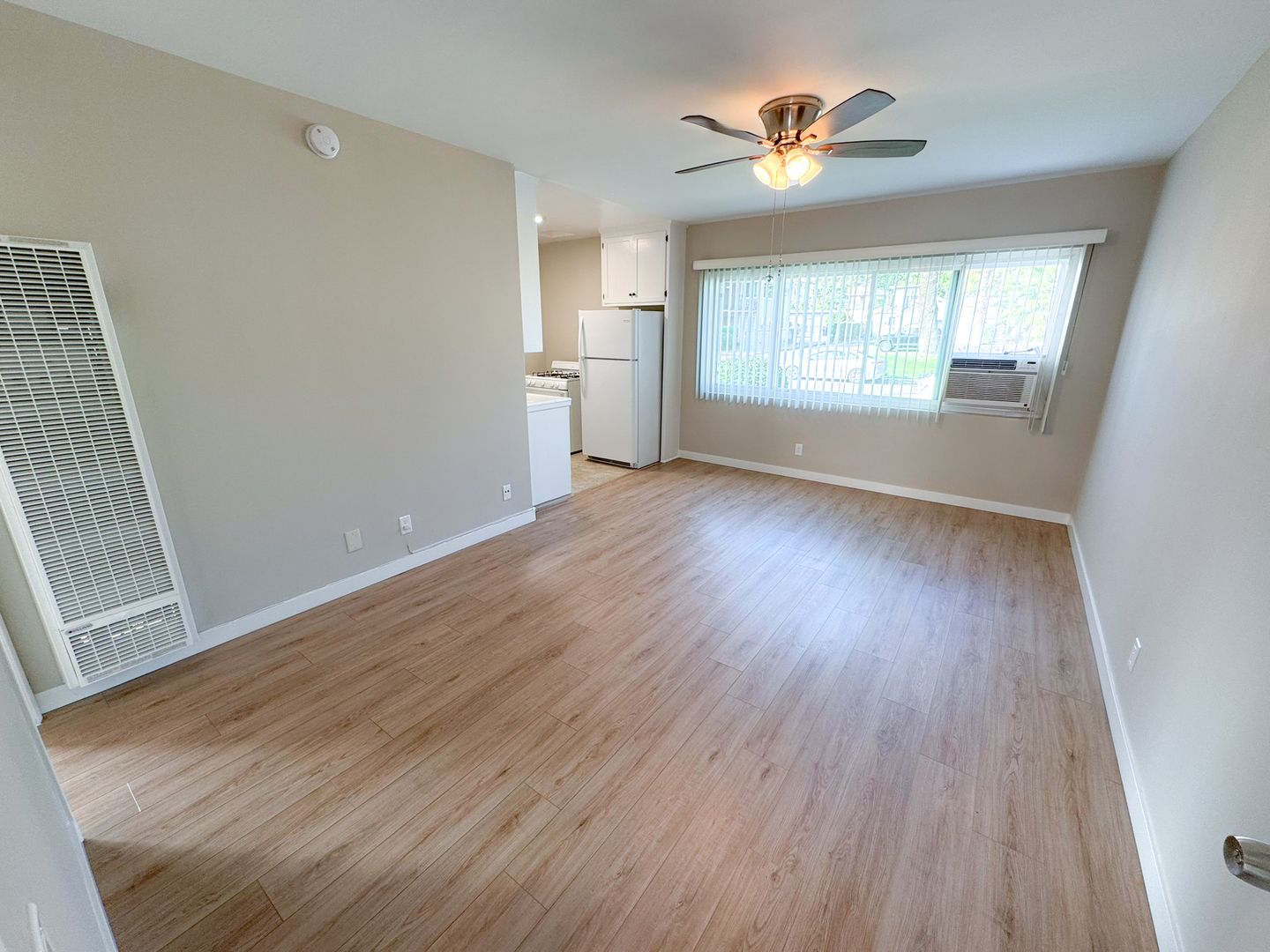 Glendale Apartment: 1442 E. Maple Street