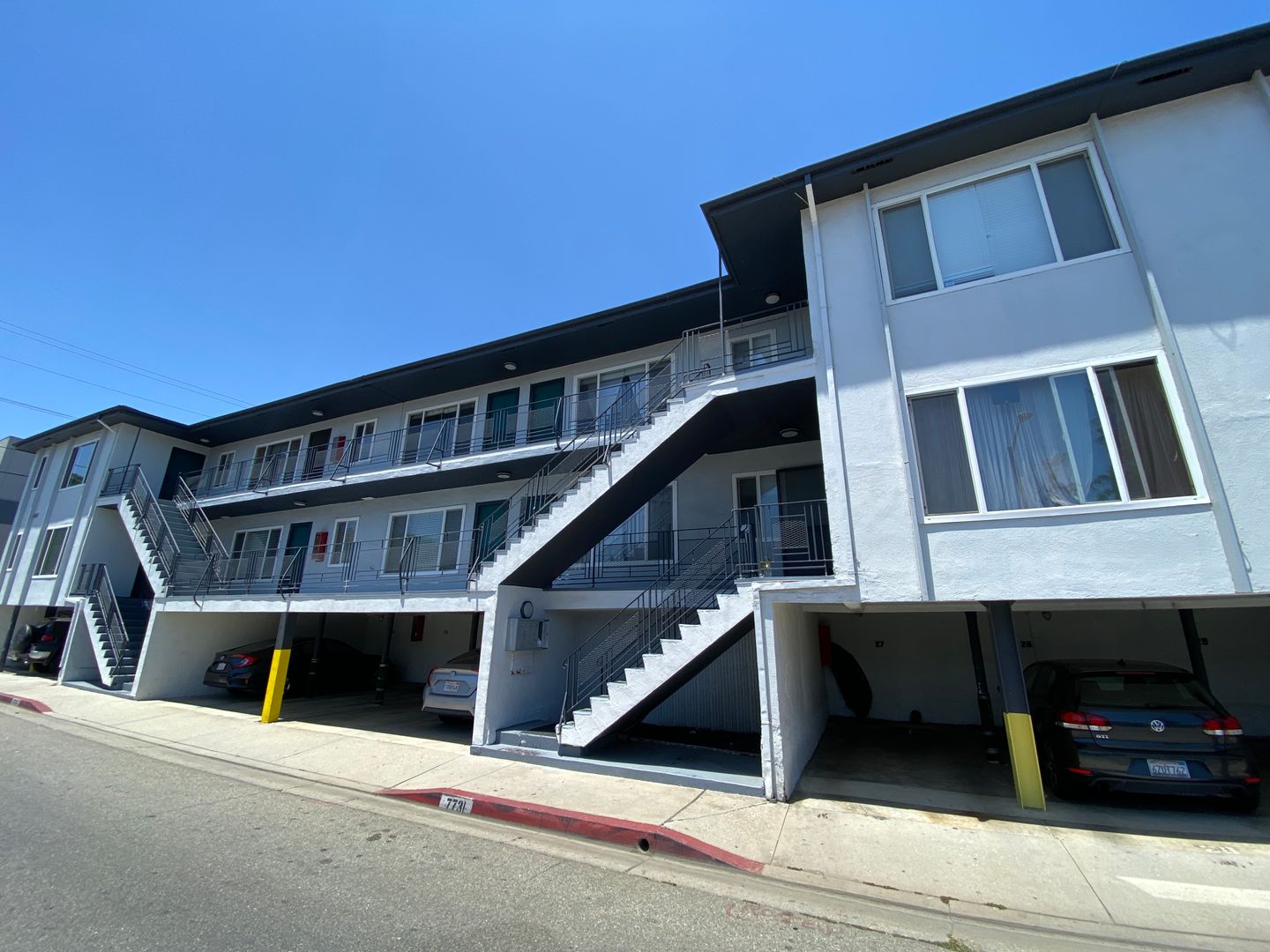 West Hollywood Apartment: 7731-7737 Romaine Street