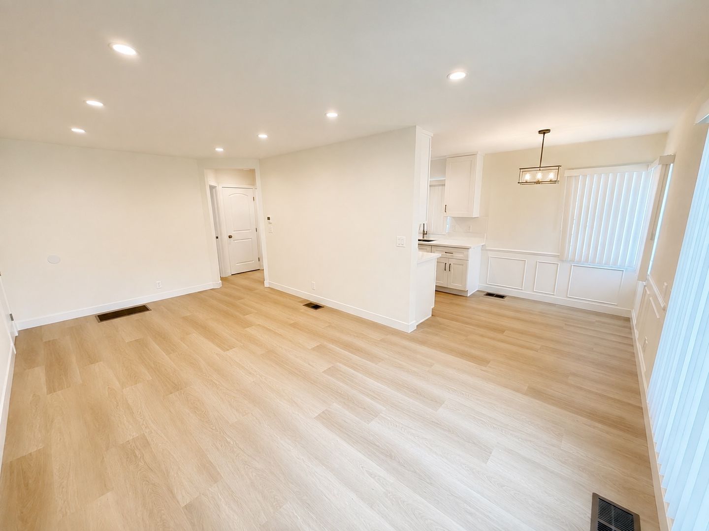 Glendale Apartment: 200 E. Dryden St