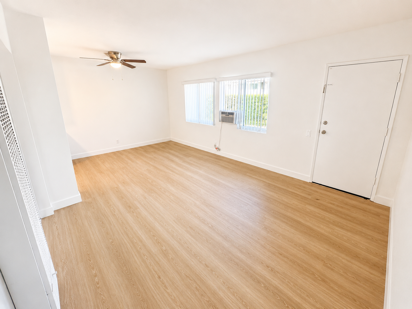 Glendale Apartment: 1442 E. Maple Street