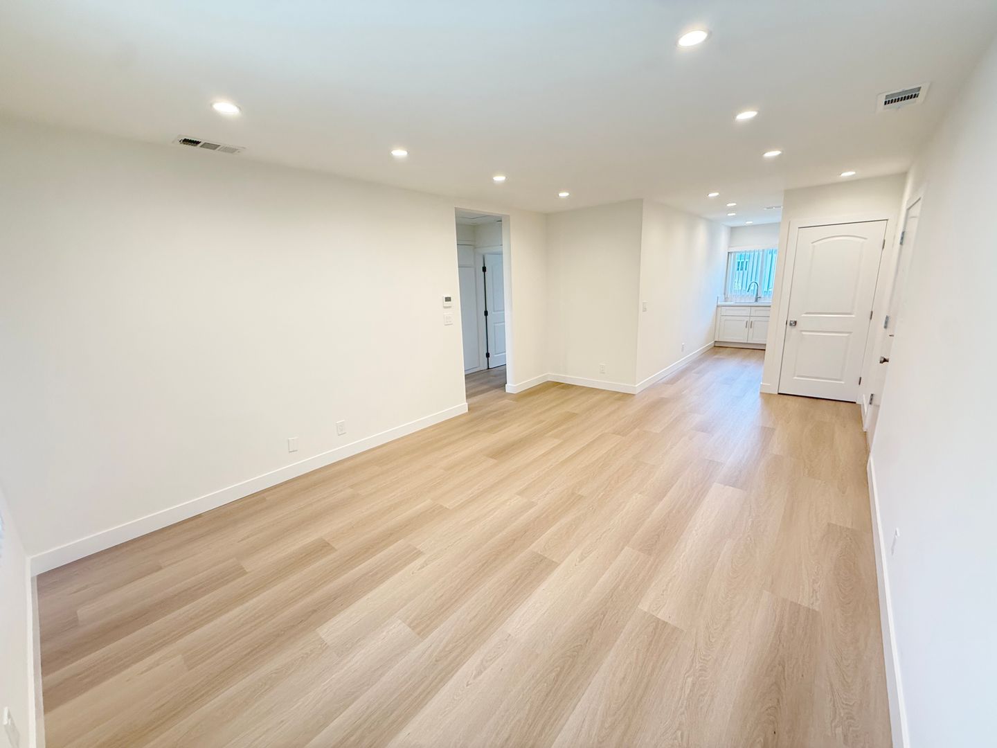 Glendale Apartment: 200 E. Dryden St