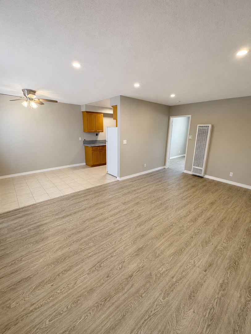 Montrose Apartment: 2306-2310 Mira Vista Avenue