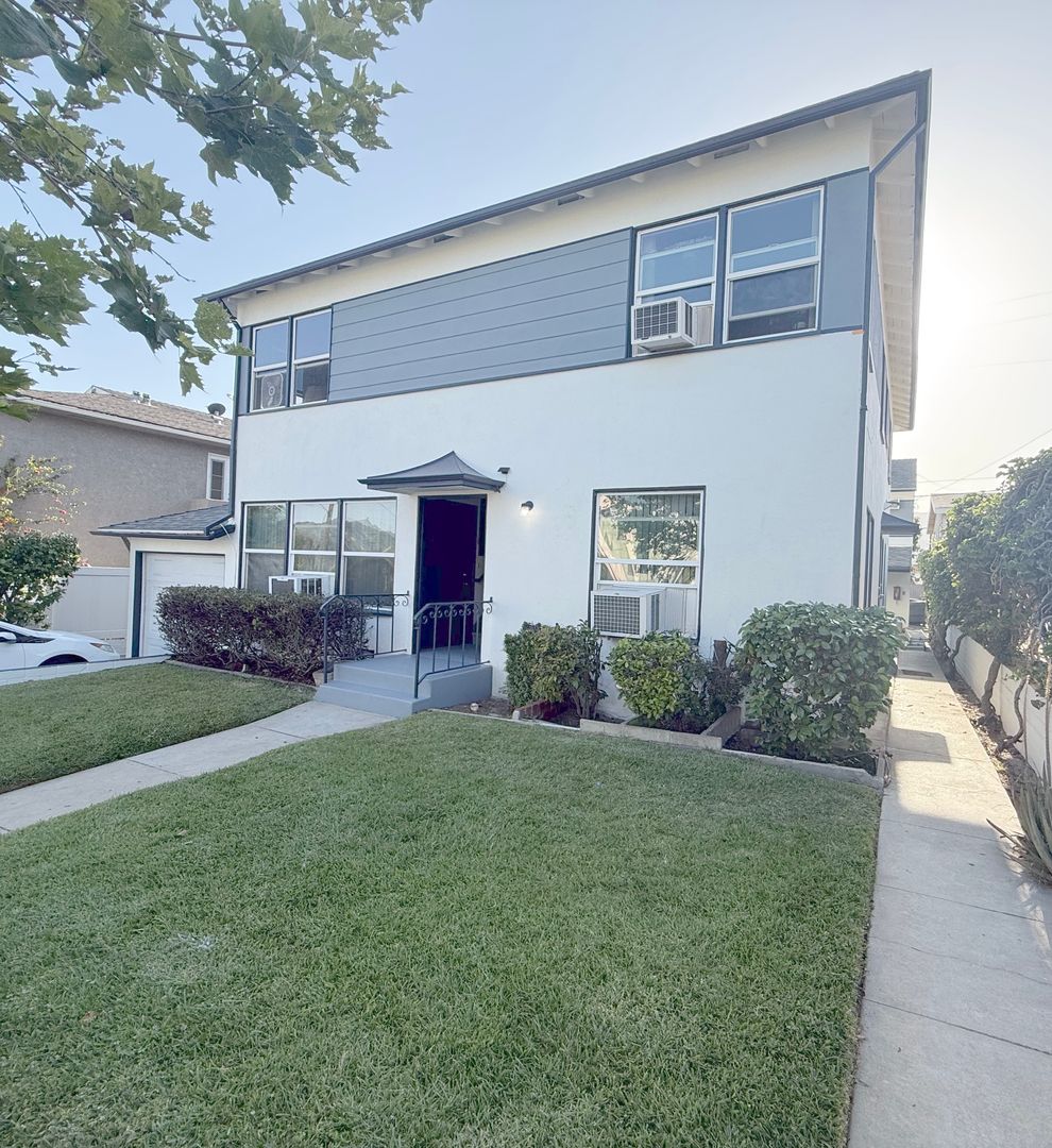 Montrose Apartment: 4123-4125 Ocean View Blvd