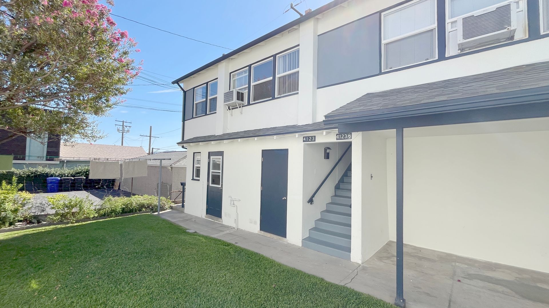 Montrose Apartment: 4123-4125 Ocean View Blvd