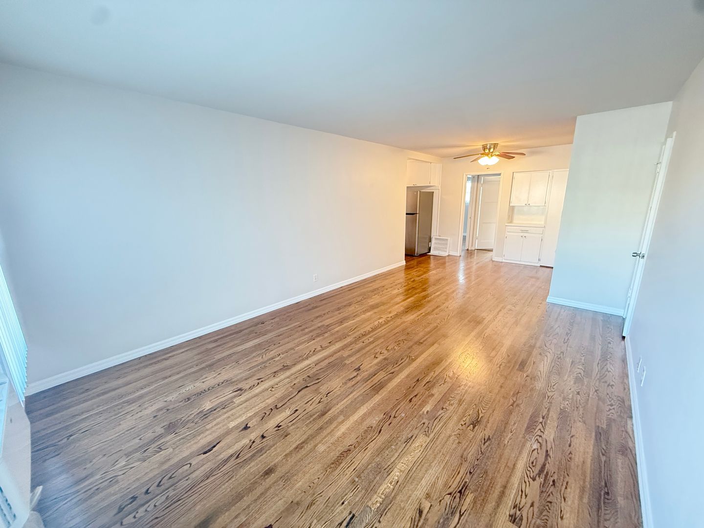Montrose Apartment: 4123-4125 Ocean View Blvd