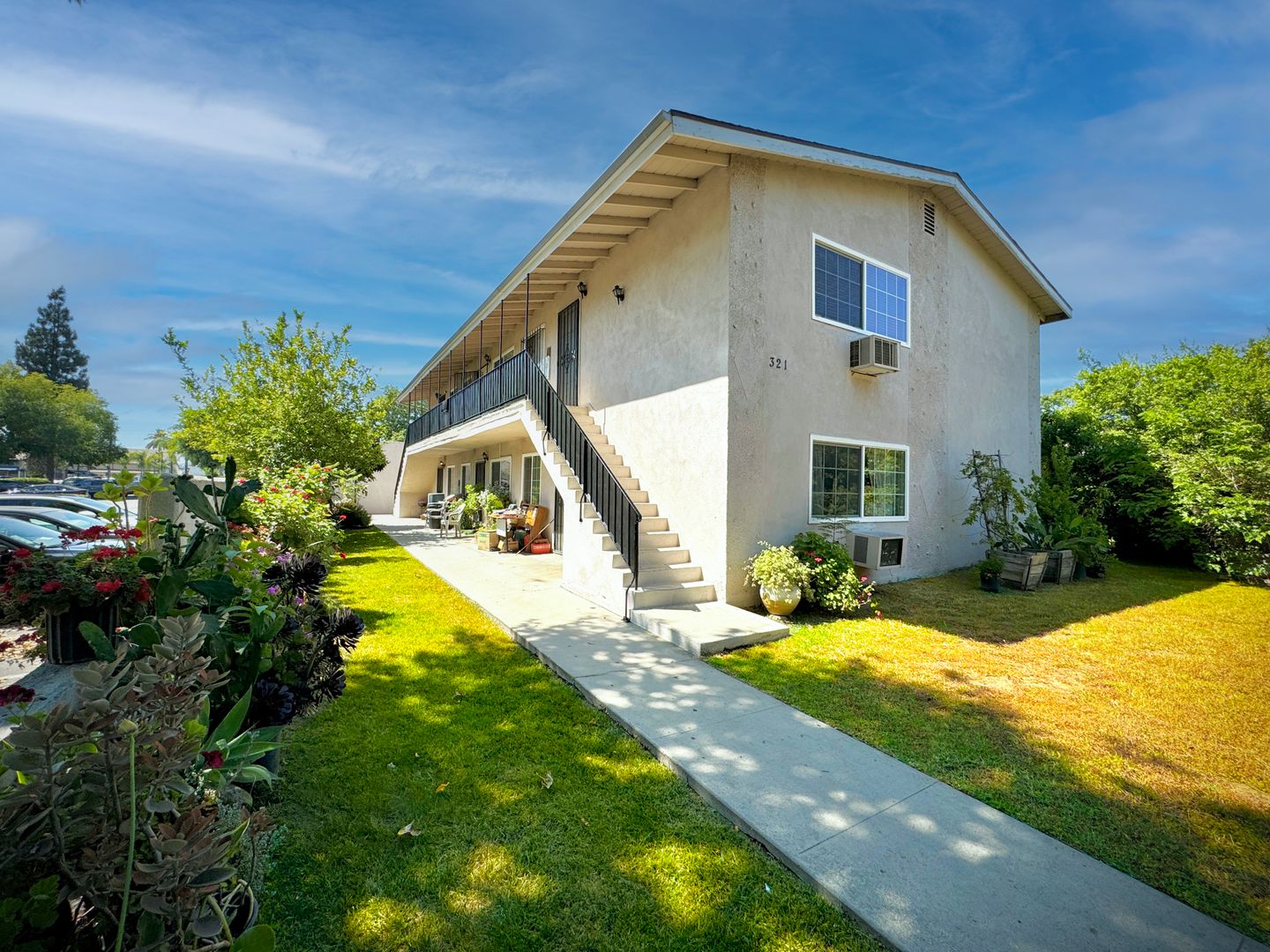 San Fernando Apartment: 321 N. MacNeil Street