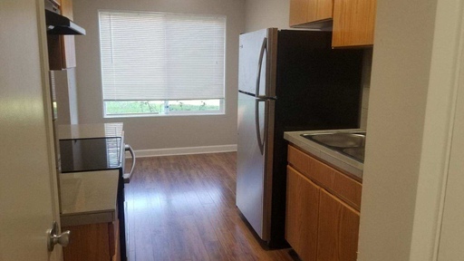 Recently Renovated 2 Bedroom Apartment with Storage, Parking and Deck or Patio Included, Close to Downtown McMinnville and Linfield College! – photo 1