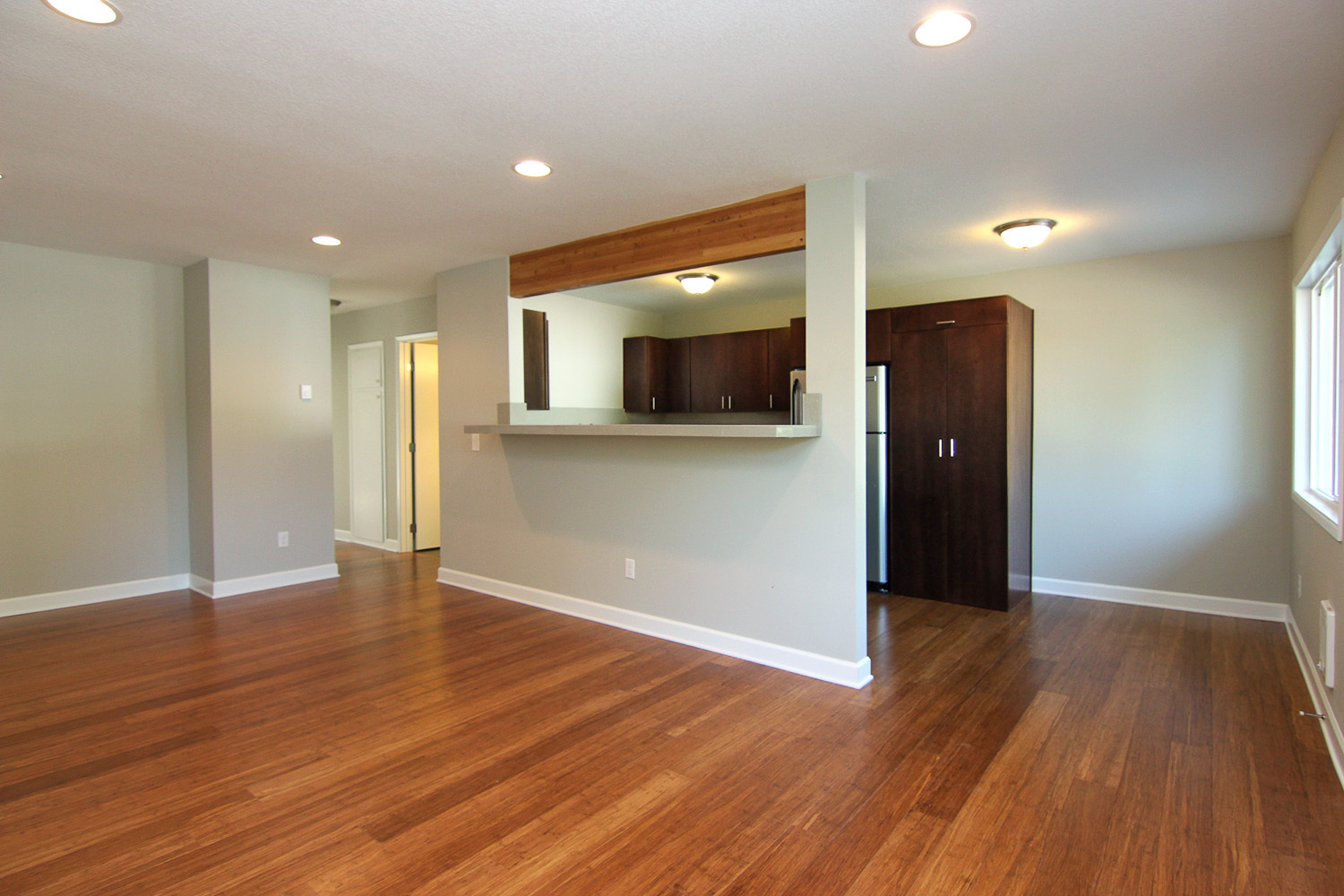 Portland Apartment: 1530 SE Reedway St.