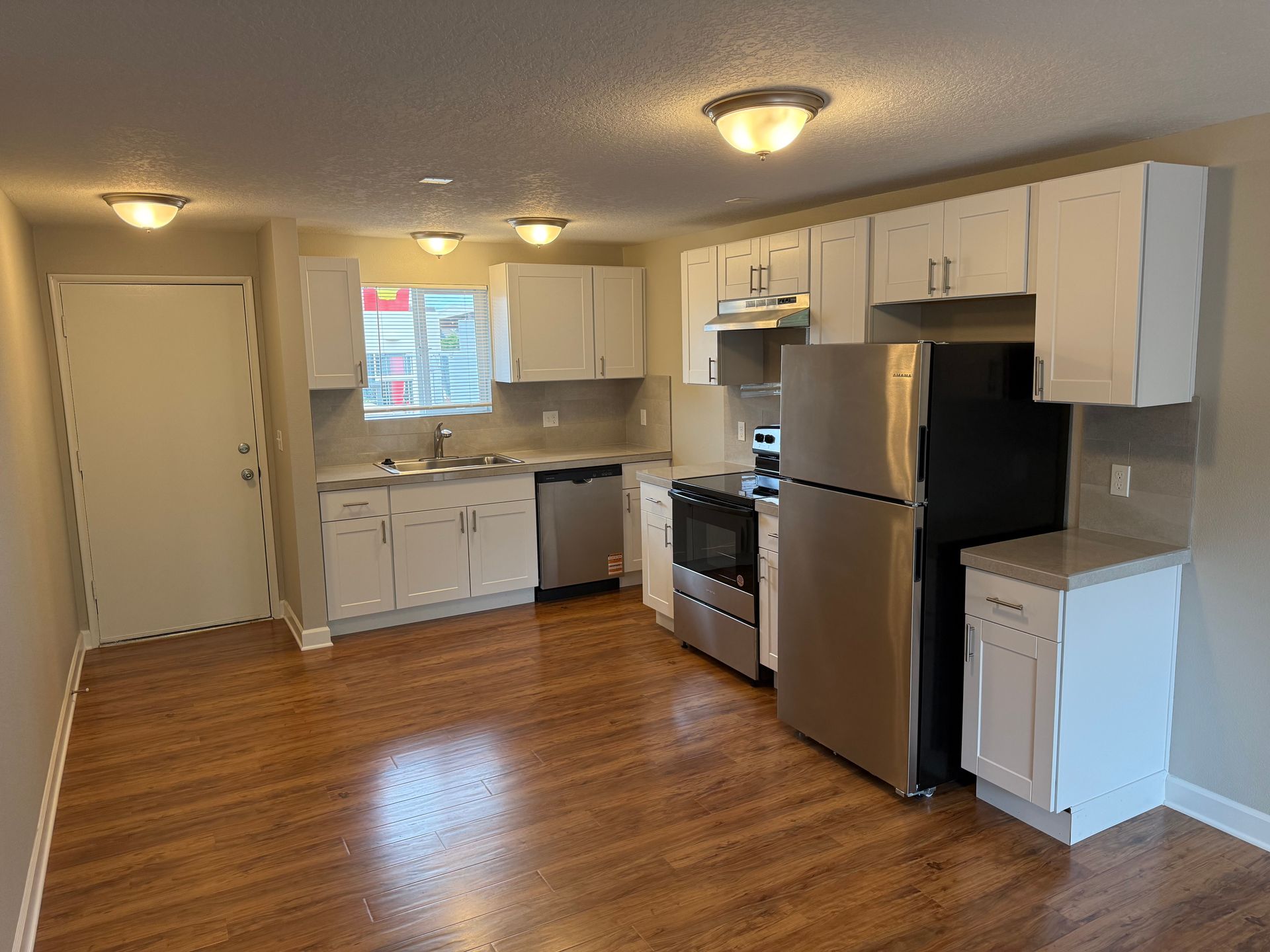 McMinnville Apartment: 605 NW Adams St.