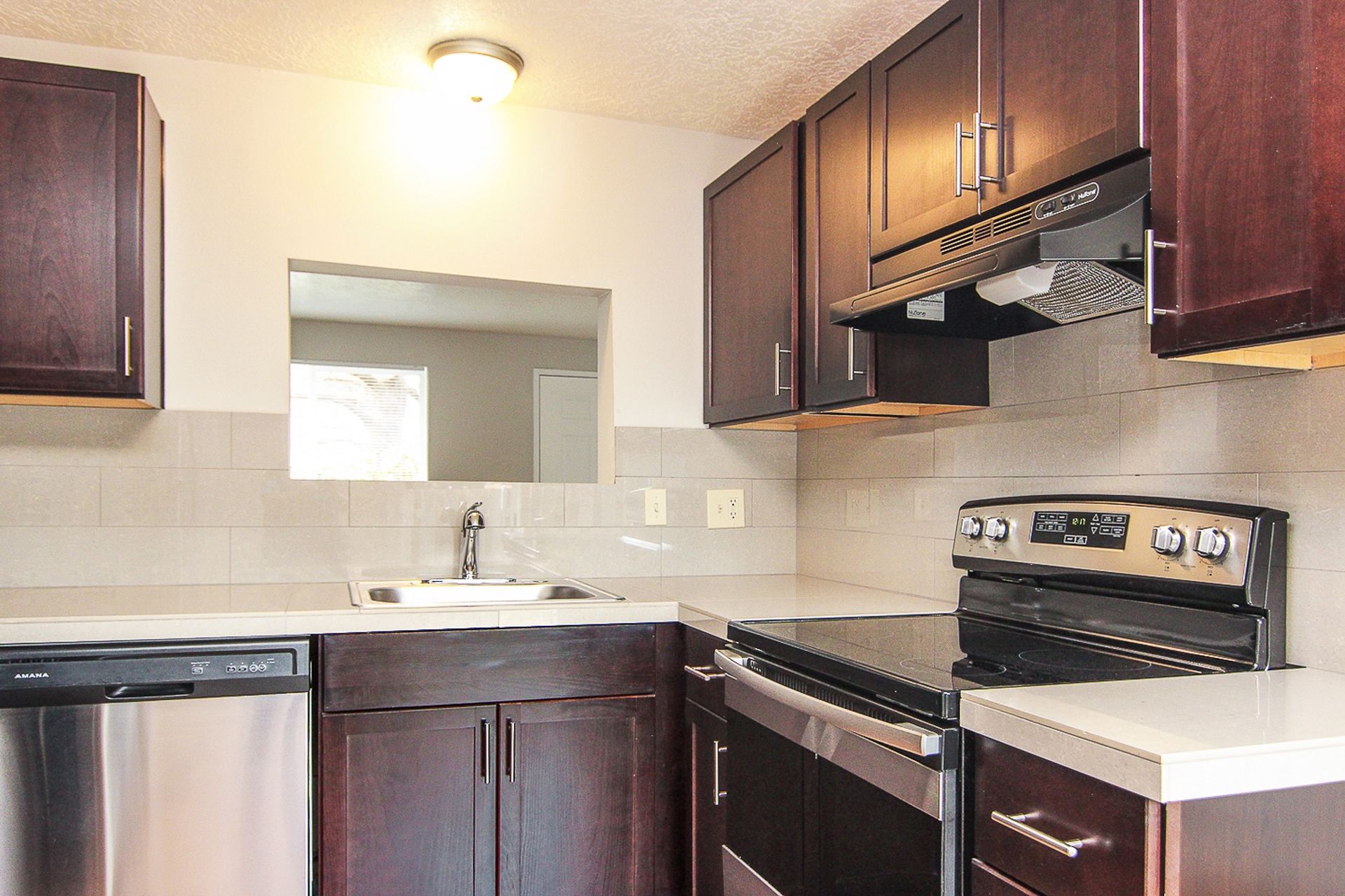 McMinnville Apartment: 550 SW Edmunston St.