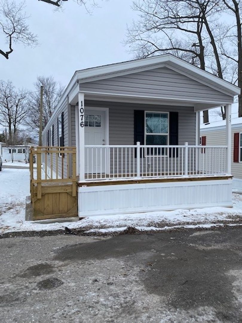 Traverse City Apartment: 3011 N. Garfield Rd