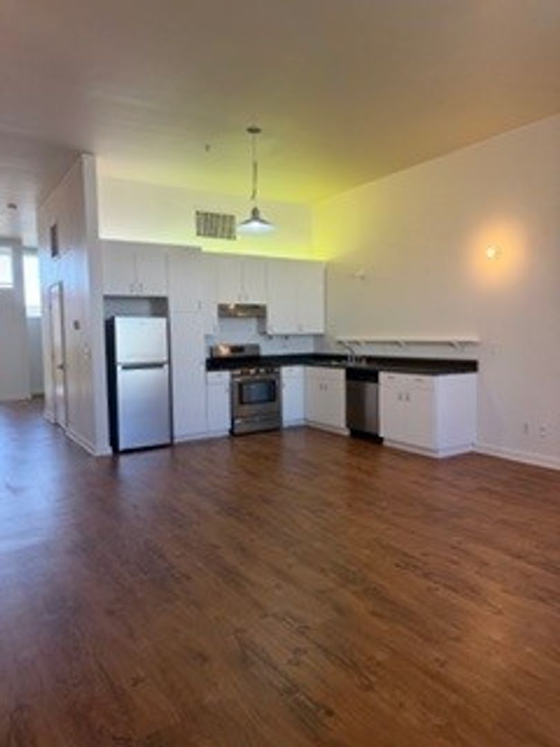 Brea Apartment: 260 W Birch St.