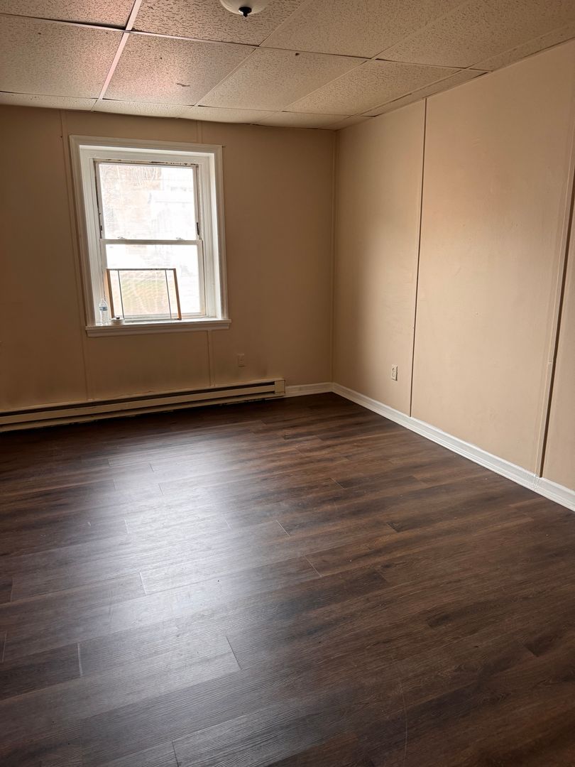 Ashland Apartment: 718 Centre Street