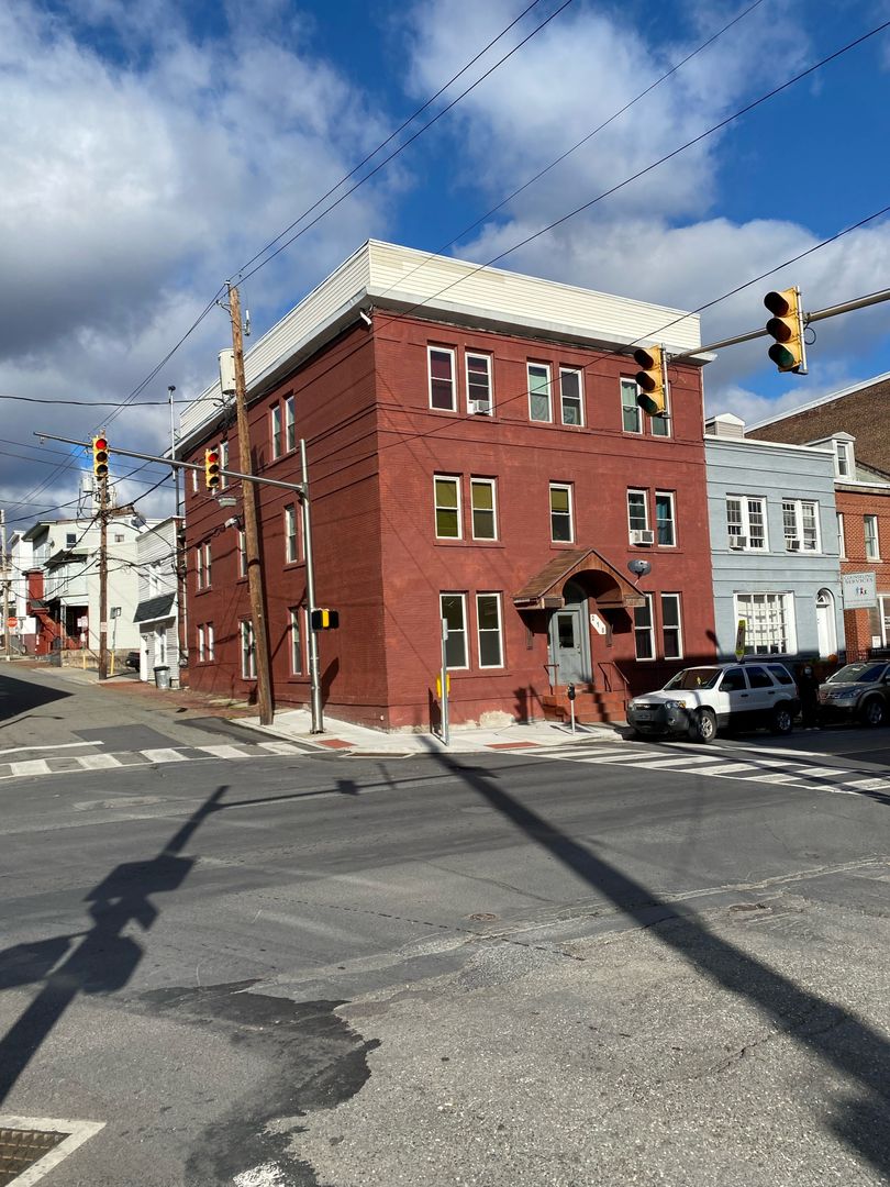 Pottsville Apartment: 218 W. Market Street