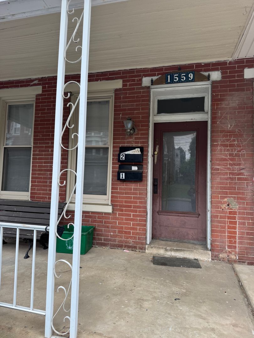 York Apartment: 1559 W. King Street