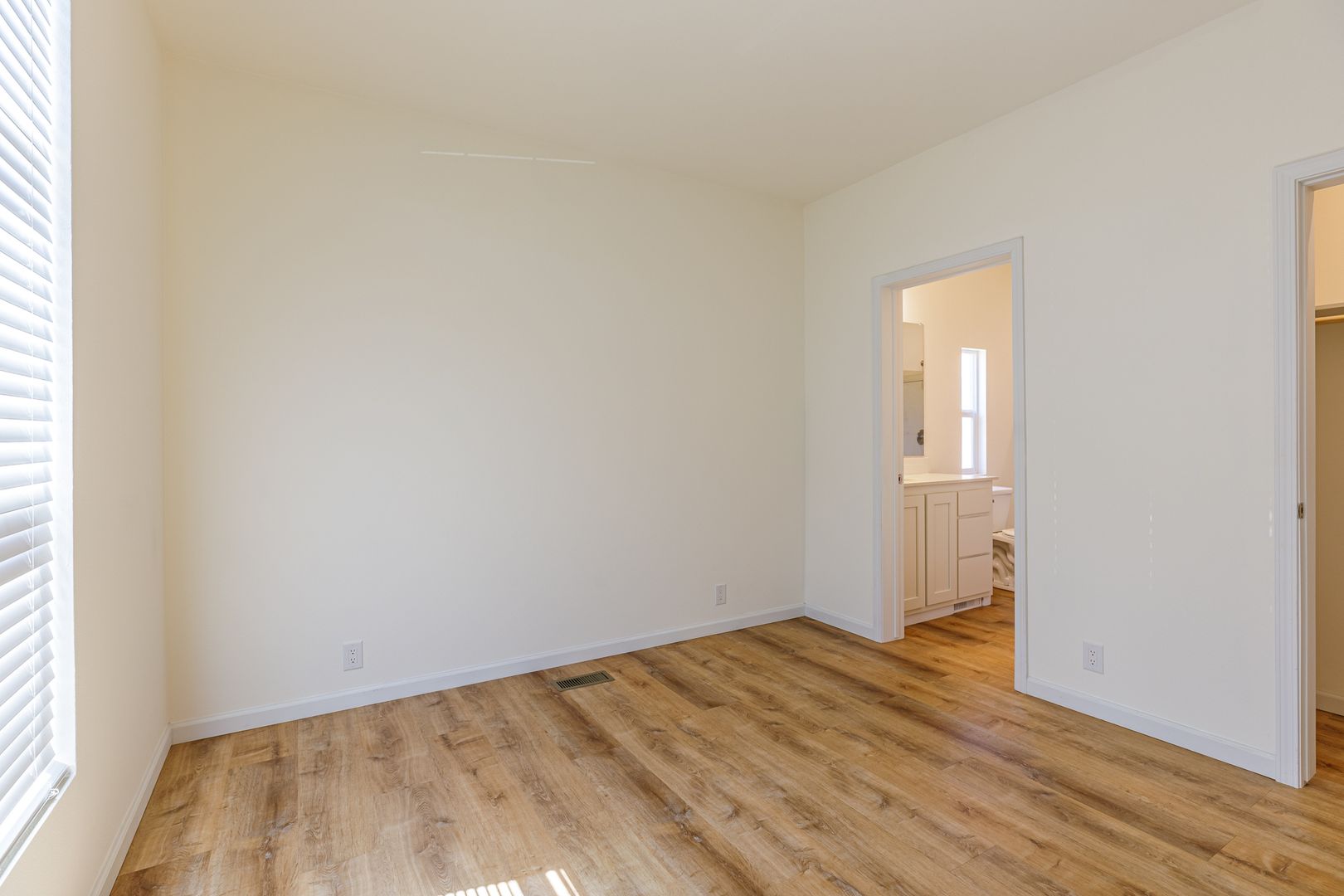 Beautiful Newer 3 Bedroom, 2 Bathroom Stand-Alone Home in Pleasure Point 11 of 12