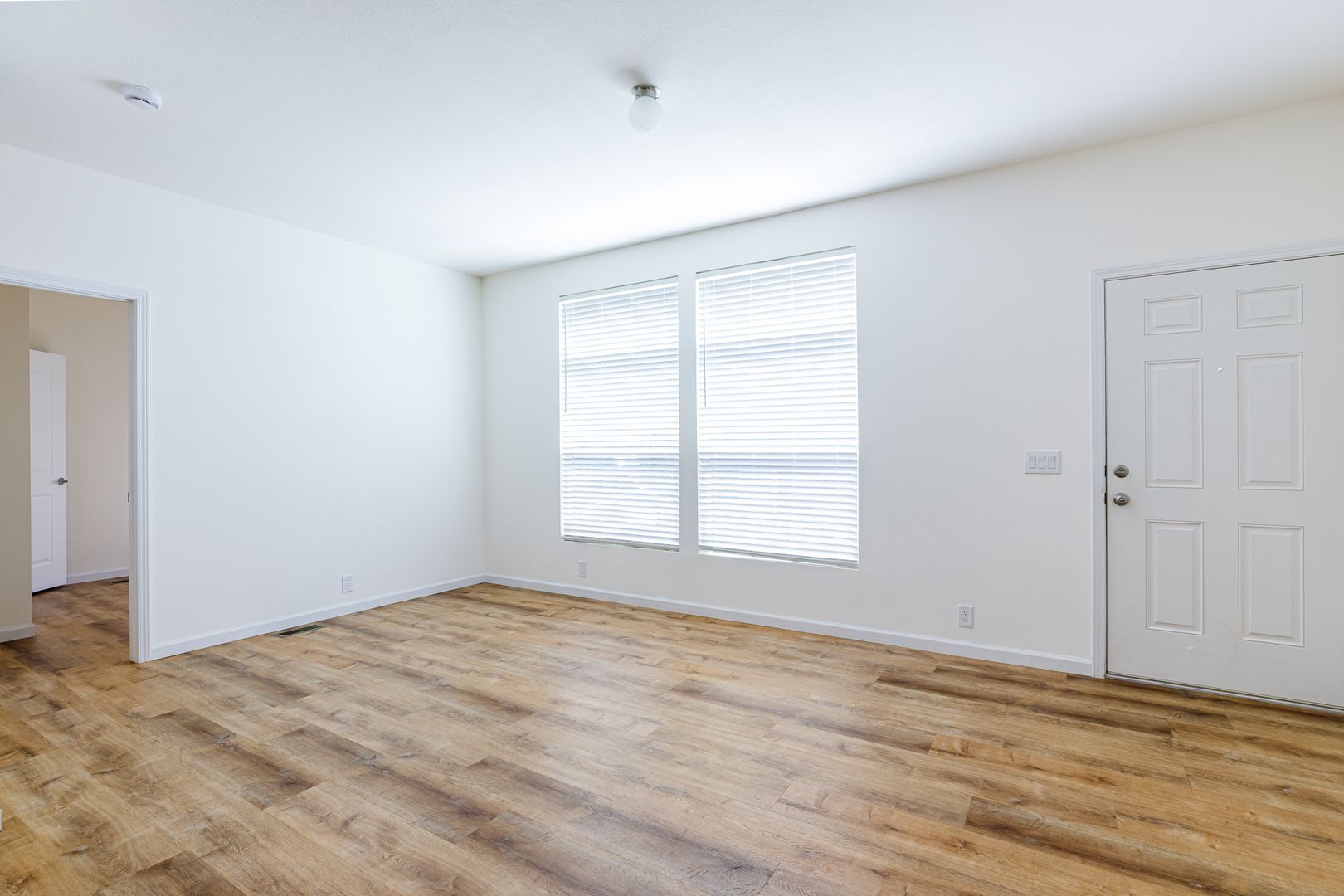 Beautiful Newer 3 Bedroom, 2 Bathroom Stand-Alone Home in Pleasure Point 8 of 12