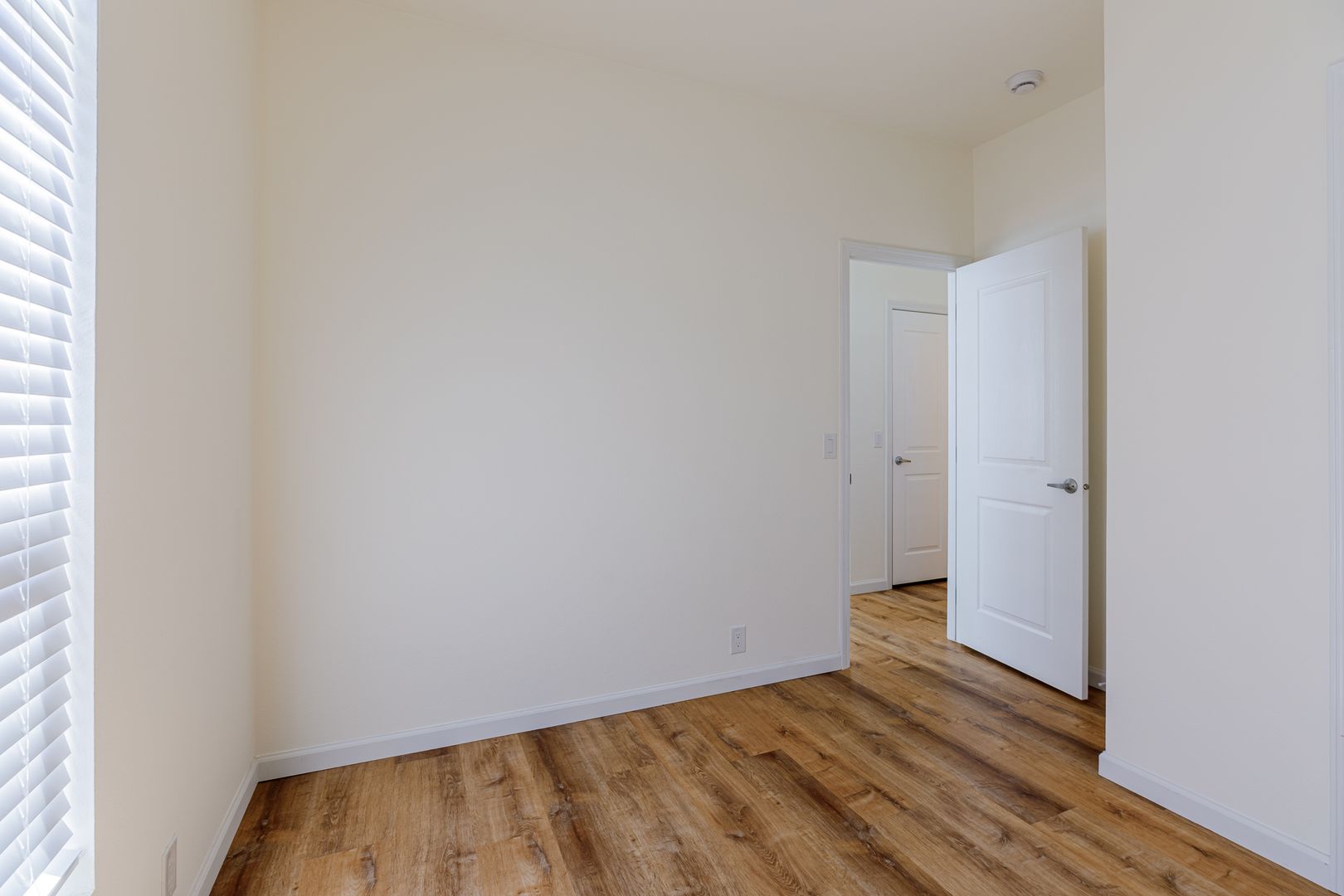 Beautiful Newer 3 Bedroom, 2 Bathroom Stand-Alone Home in Pleasure Point 10 of 12