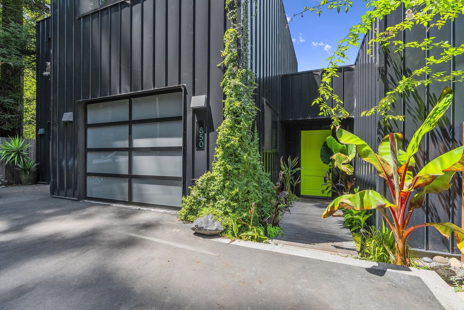 Santa Cruz House: 850 Branciforte Dr.