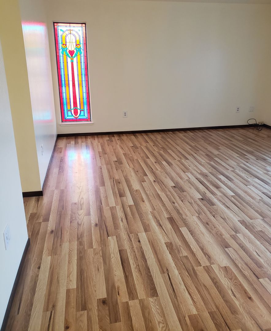 Santa Cruz House: 1704 Bay Street (Upstairs Studio)