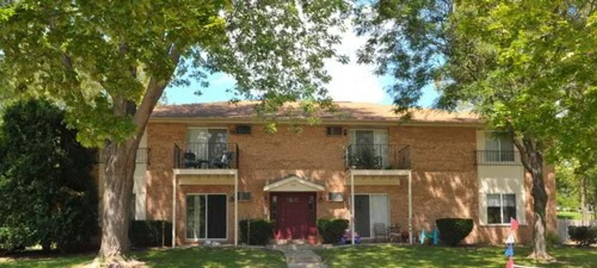 Pewaukee Apartment: 1323 Meadowcreek Dr.