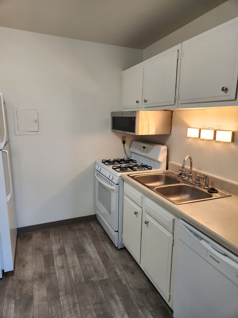 Greenfield Apartment: 3317-3319 S. 100th St.