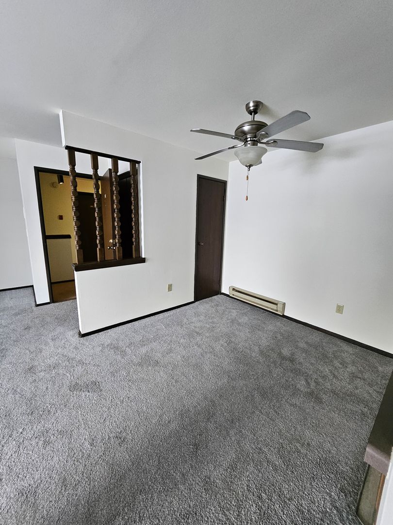 Pewaukee Apartment: 1315 Meadowcreek Dr.