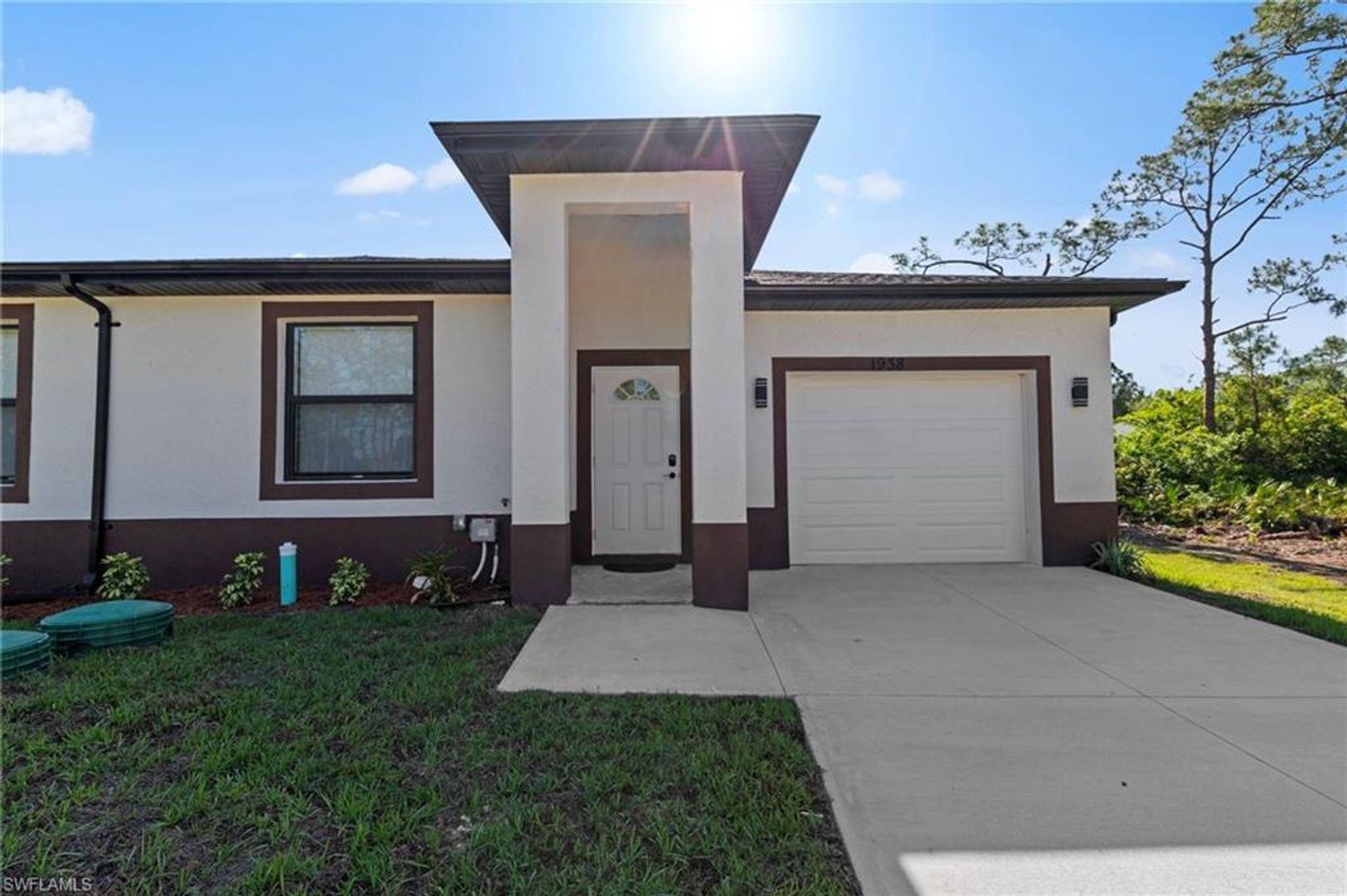 LEHIGH ACRES House: 1940 LAVERNA AVE LEHIGH ACRES, FL 33972