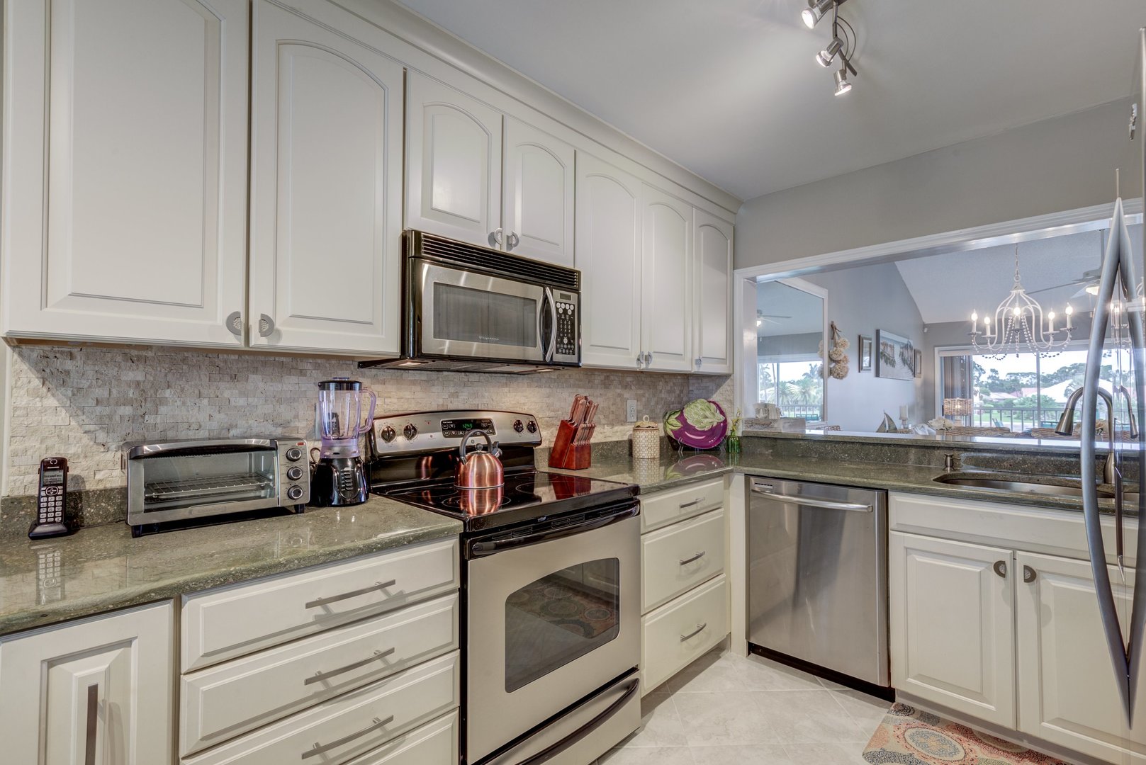 NAPLES House: 760 AUGUSTA BLVD #D-204