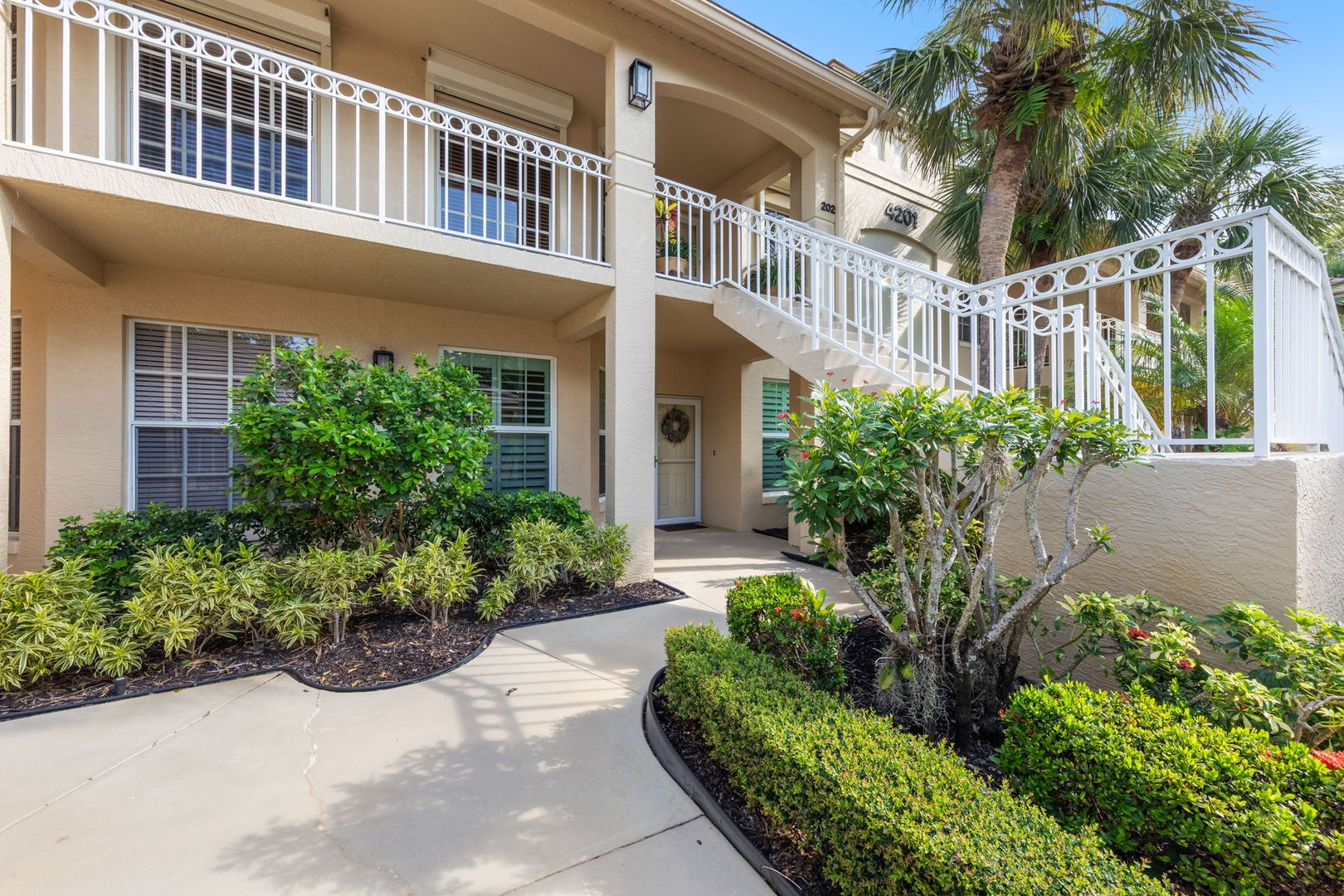 BONITA SPRING House: 4201 SAWGRASS POINT DR #102