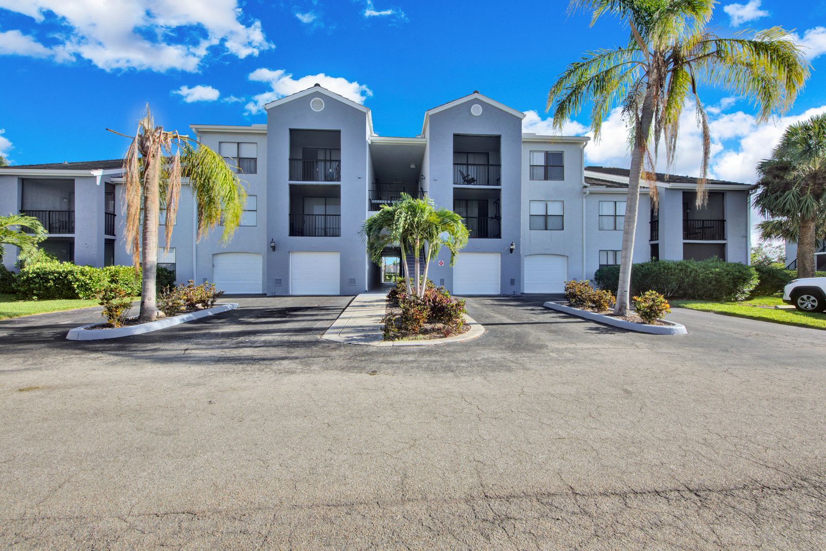 Fort Myers Apartment: 13545 Eagle Ridge Drive