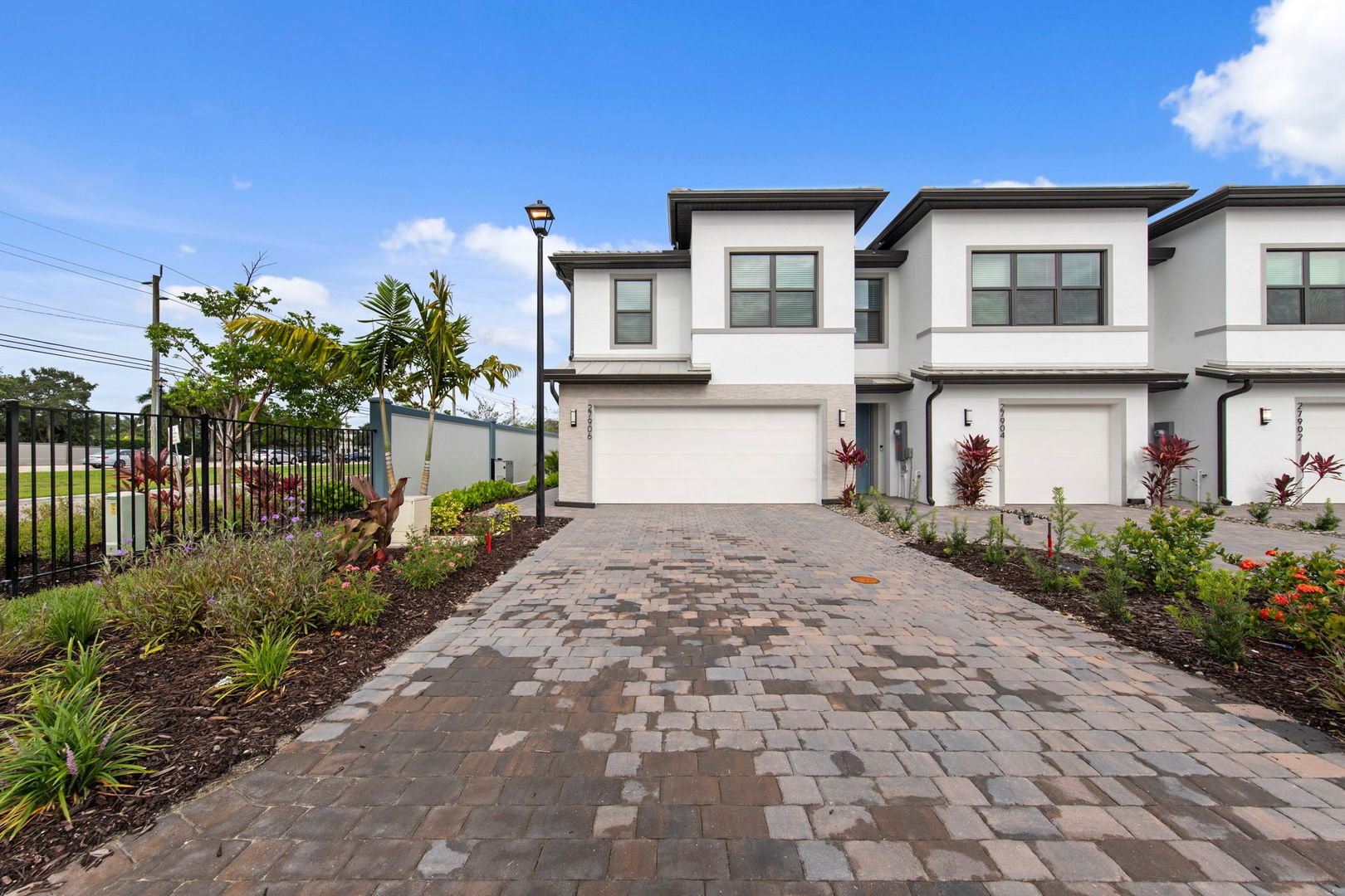 BONITA SPRINGS House: 27906 RADIANT CT