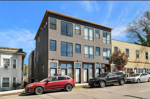 Live/Work Townhome in the heart of Georgetown! – photo 1