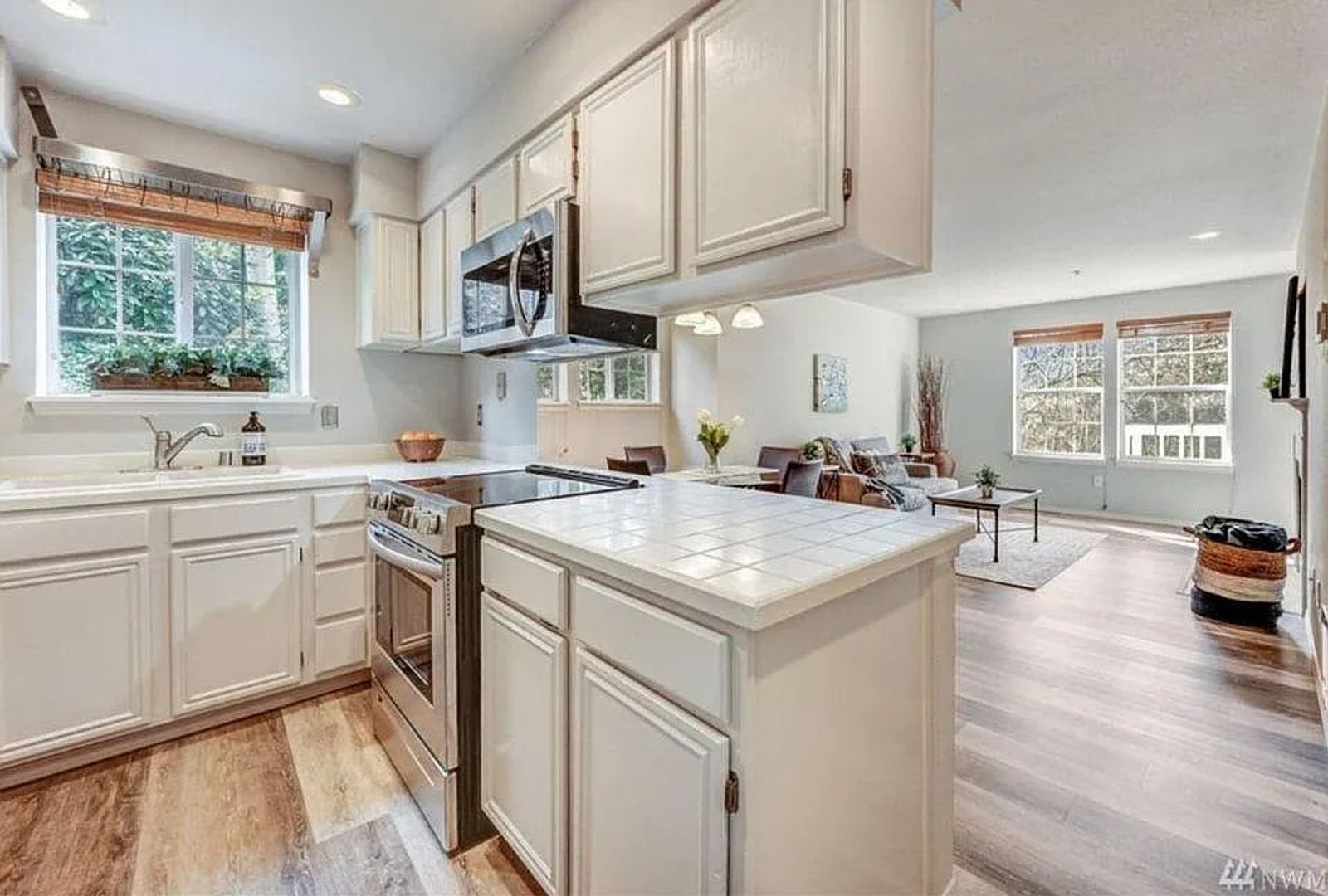 Bellevue House: 2600 118th Ave SE, Unit 4-101