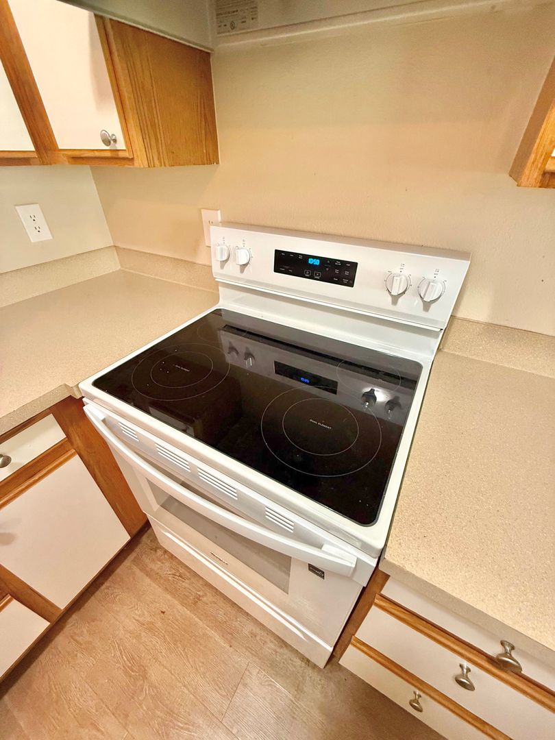 4236 TM Montlake Villas LLC 10 of 26