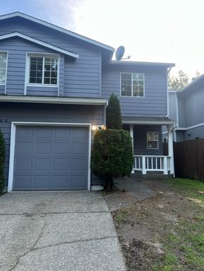 $500 OFF FIRST MONTH'S RENT!!!! Fully renovated Renton Highlands 3-bedroom, 2.5 bath, 1234asf townhome. – photo 1