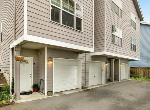 Convenient Northgate Townhouse with A/C! Virtual Tour Available! – photo 1