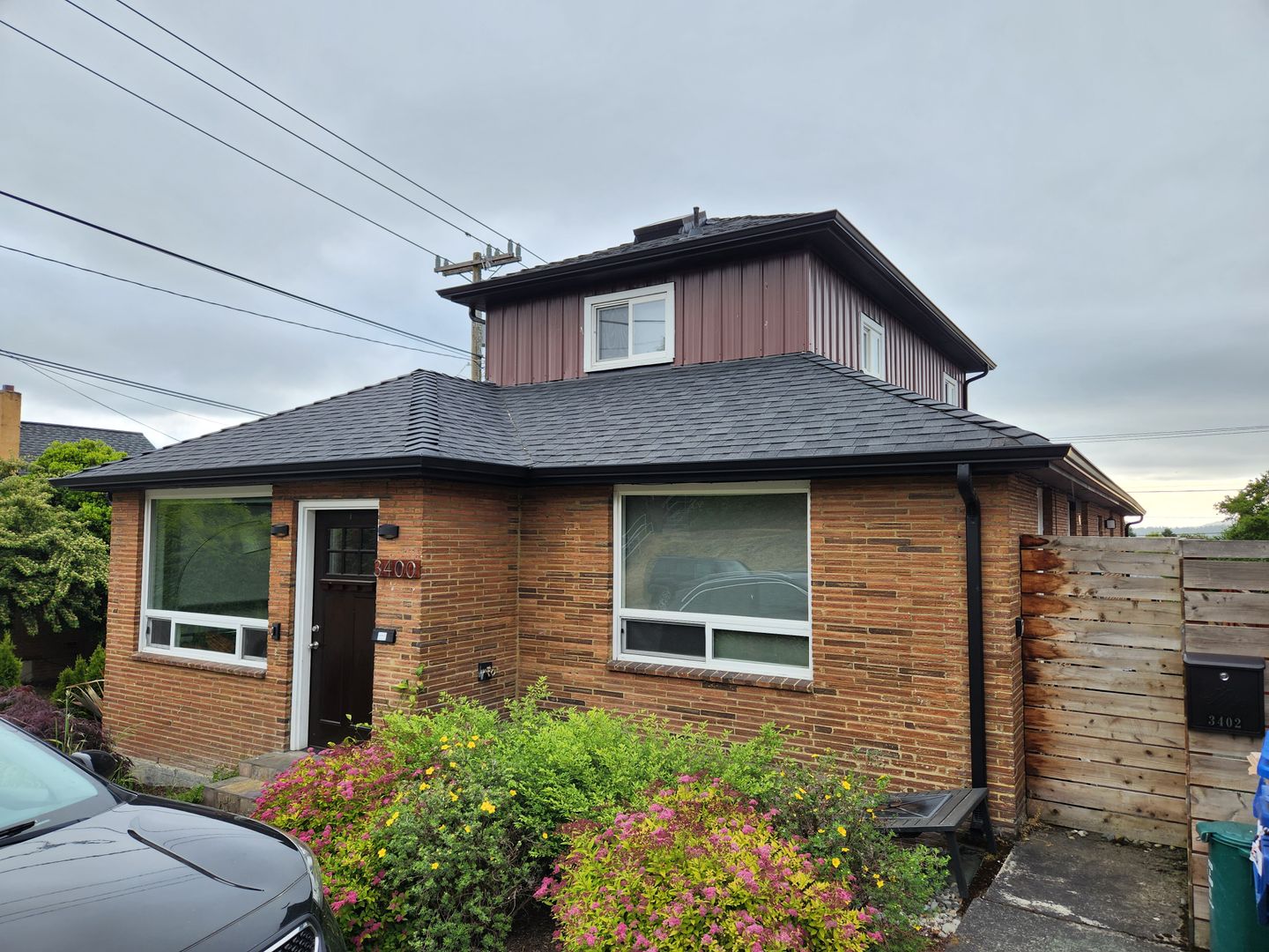 Seattle Apartment: 3400 20th Ave S