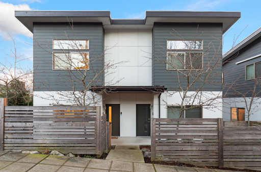 Contemporary 3BR Seattle Townhome – Comfort Meets Functional – photo 1