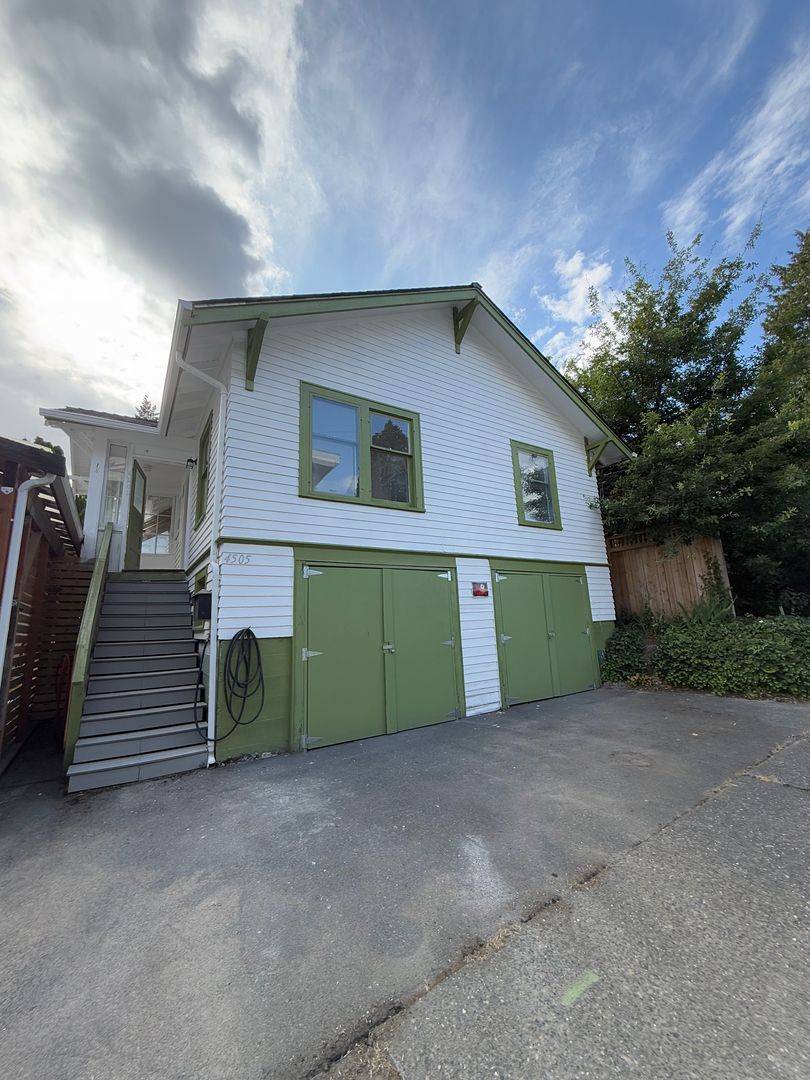 Seattle House: 4505 1st Ave