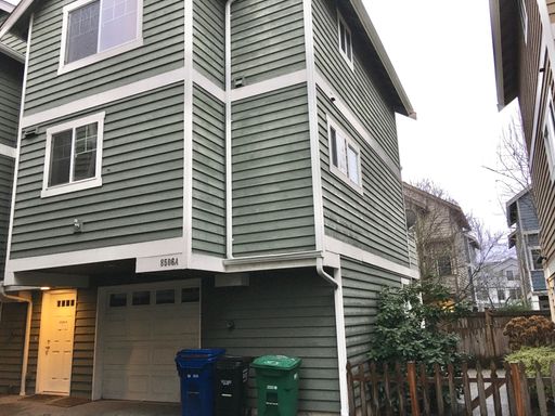Fabulous Licton Springs Town Home - Green Lake! – photo 1