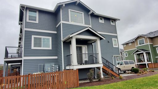 Newer 4 bdrm home Conveniently located in Everett – photo 1