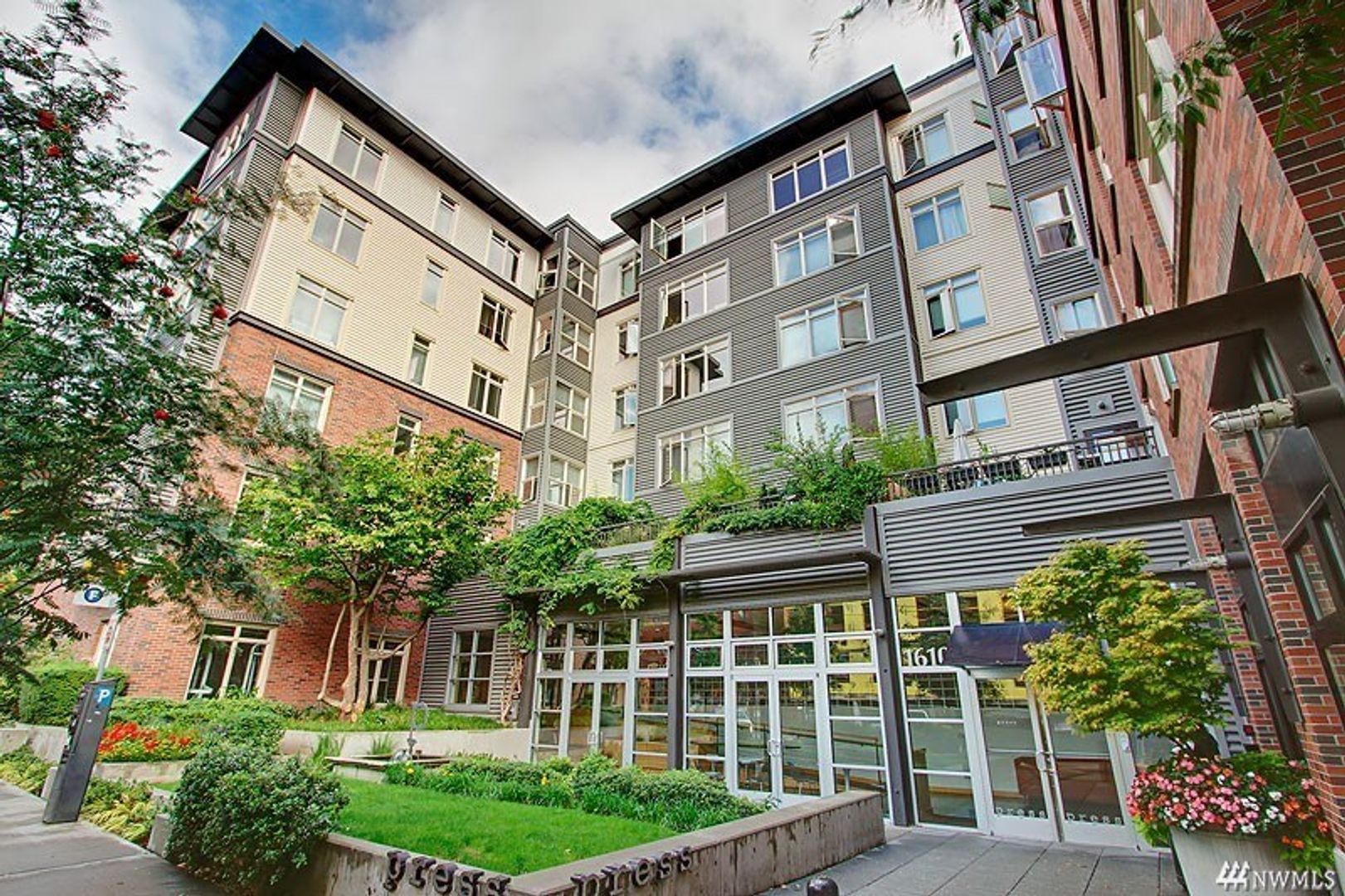 Seattle Condo: 1610 Belmont Ave Apt 606