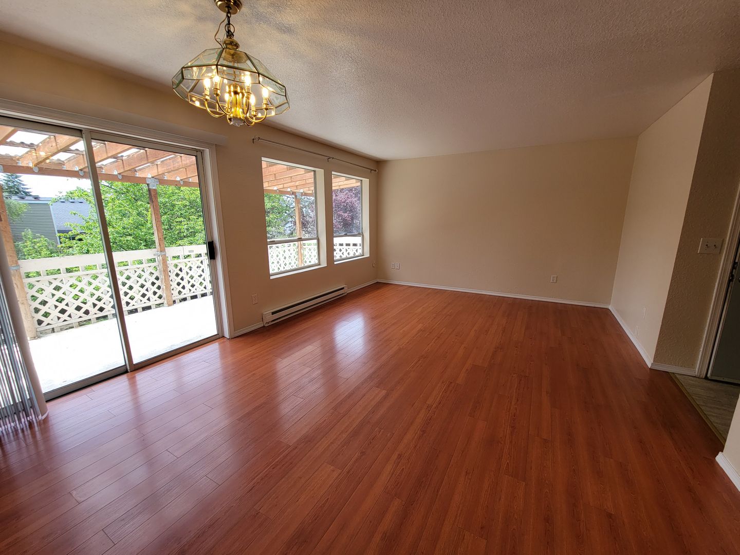 Seattle Apartment: 10739 14th Ave SW