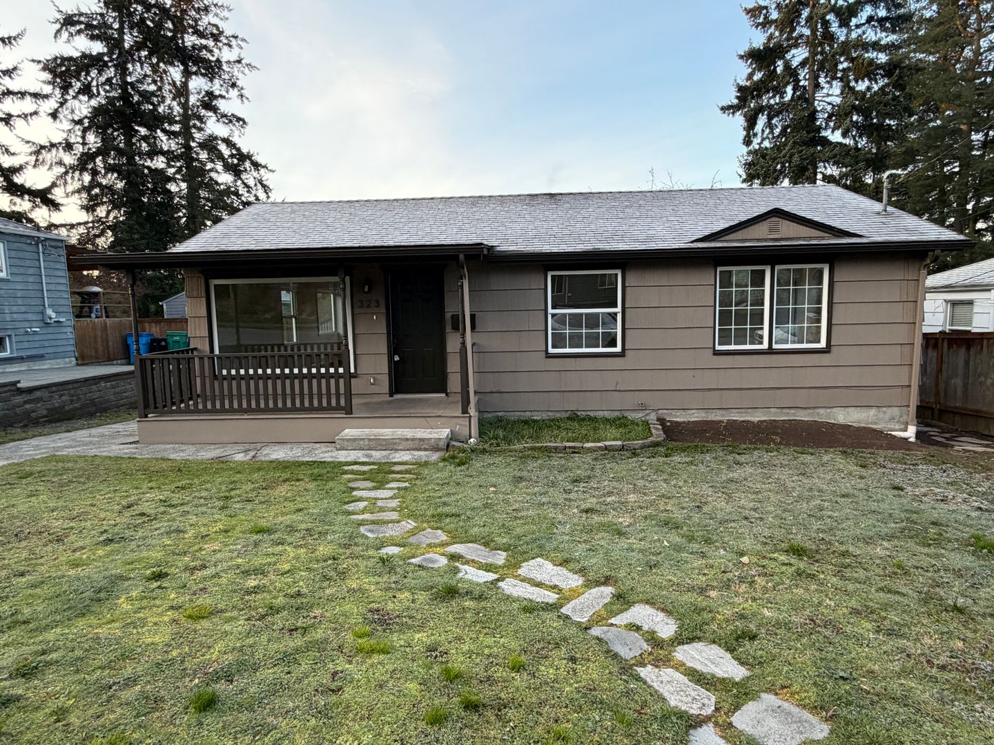 Shoreline House: 323 NE 158th St.