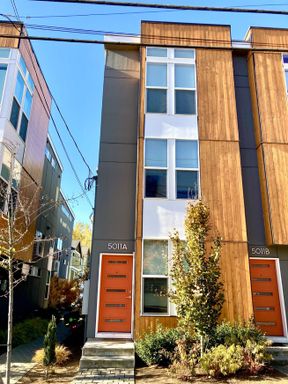 Modern 3BR/2BA Townhome in Bryant Near U Village & Burke-Gilman Trail – photo 1